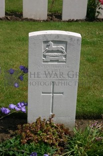 RUE-PETILLON MILITARY CEMETERY, FLEURBAIX - HILL, EDWARD
